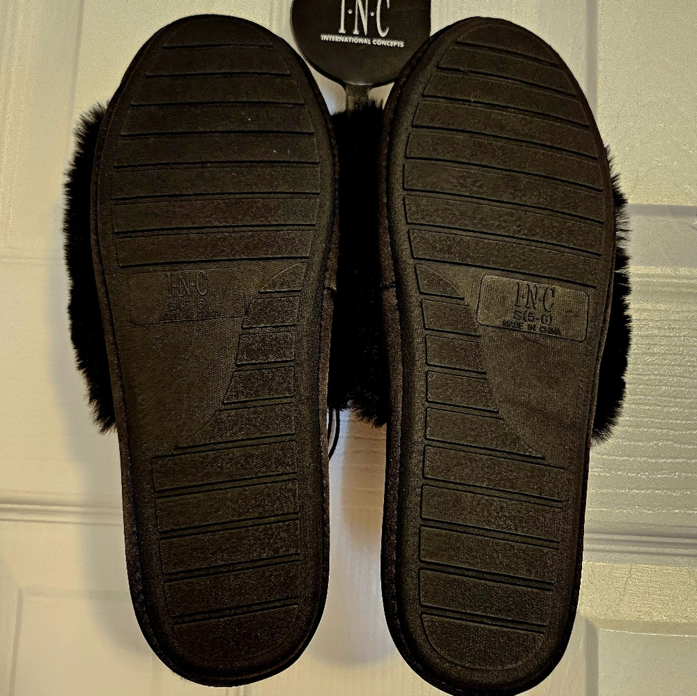 Slippers - Picture 2 of 2